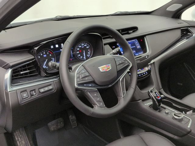 Used 2026 Cadillac XT5 Premium Luxury w/ Driver Assist Package AWD/4WD image 9