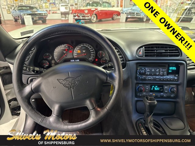Used 2004 Chevrolet Corvette Coupe w/ Roof Package image 16