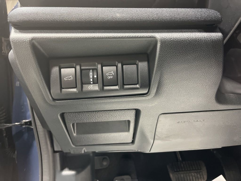 Certified 2025 Subaru Outback Premium image 17