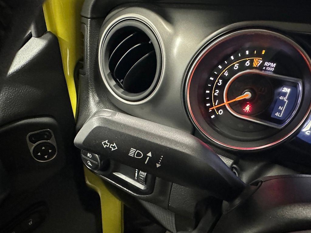 Used 2023 Jeep Gladiator Sport AWD/4WD image 21