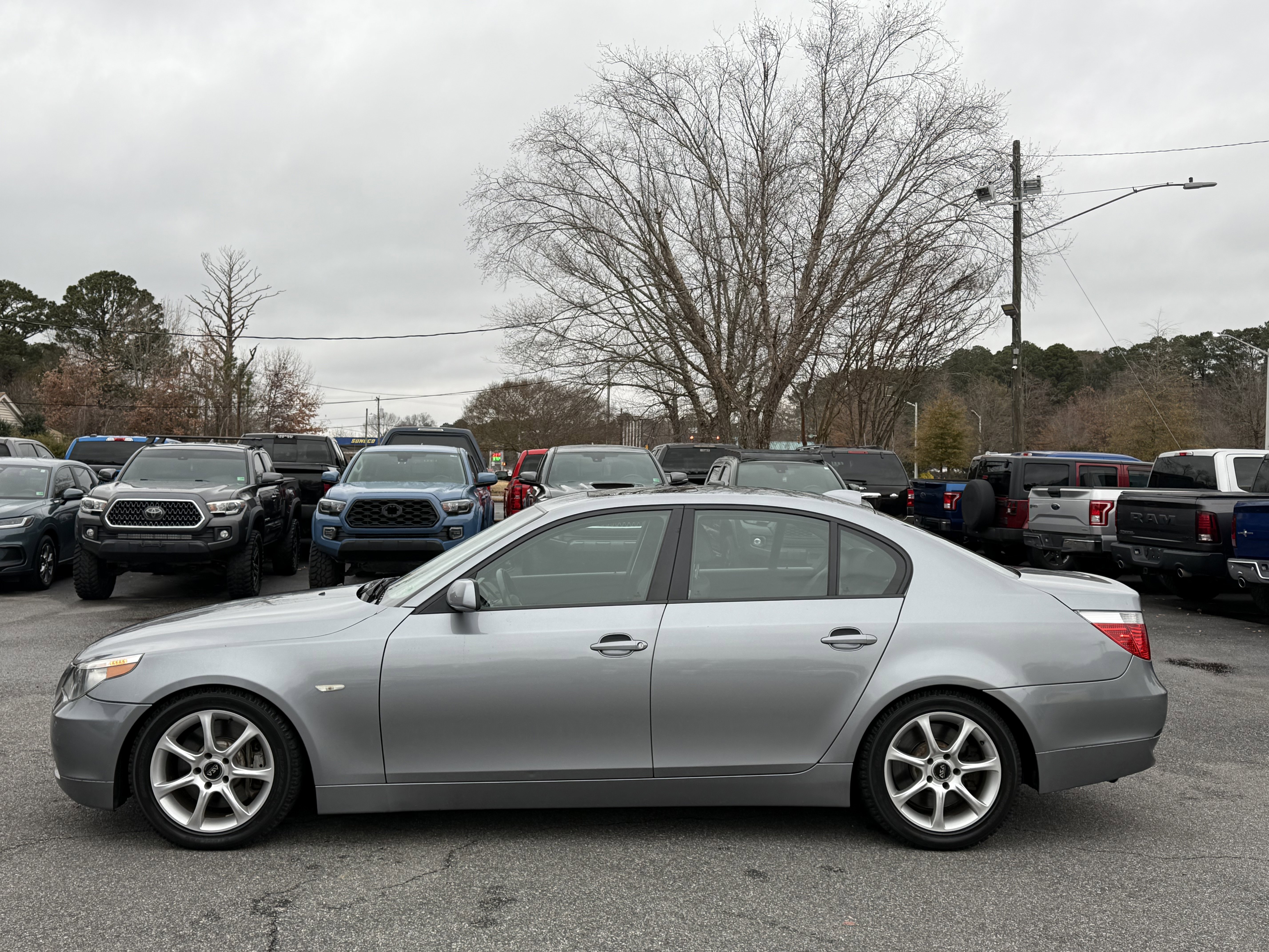 Used 2004 BMW 545i Sedan image 9