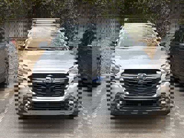 Used 2025 Subaru Outback Premium image 2