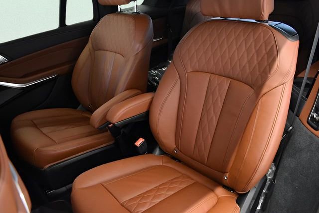 Used 2026 BMW X7 M60i AWD/4WD image 7
