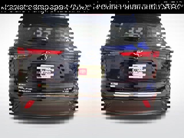 Used 2020 Toyota Highlander XLE image 3