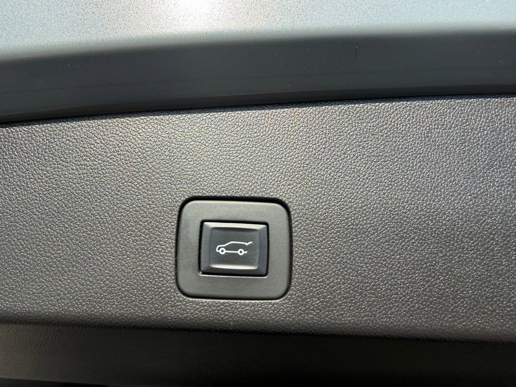 Used 2023 Buick Encore GX Select image 9