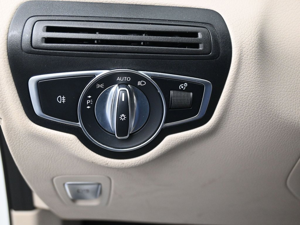 Used 2021 Mercedes-Benz GLC 300 4MATIC Coupe image 24