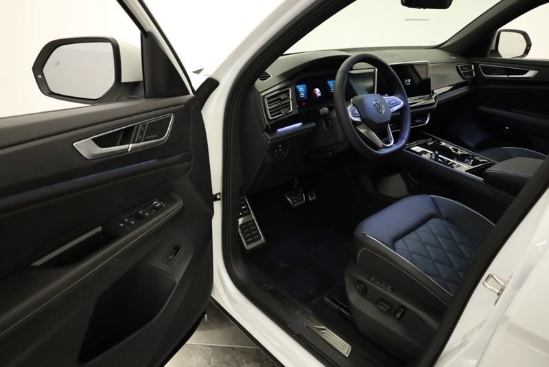 New 2026 Volkswagen Atlas Cross Sport SEL Premium R-Line AWD/4WD image 9