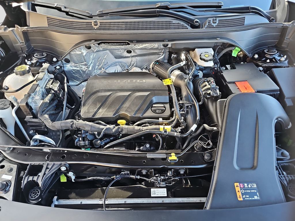 Used 2025 Chevrolet Trax LT w/ LT Convenience Package image 21