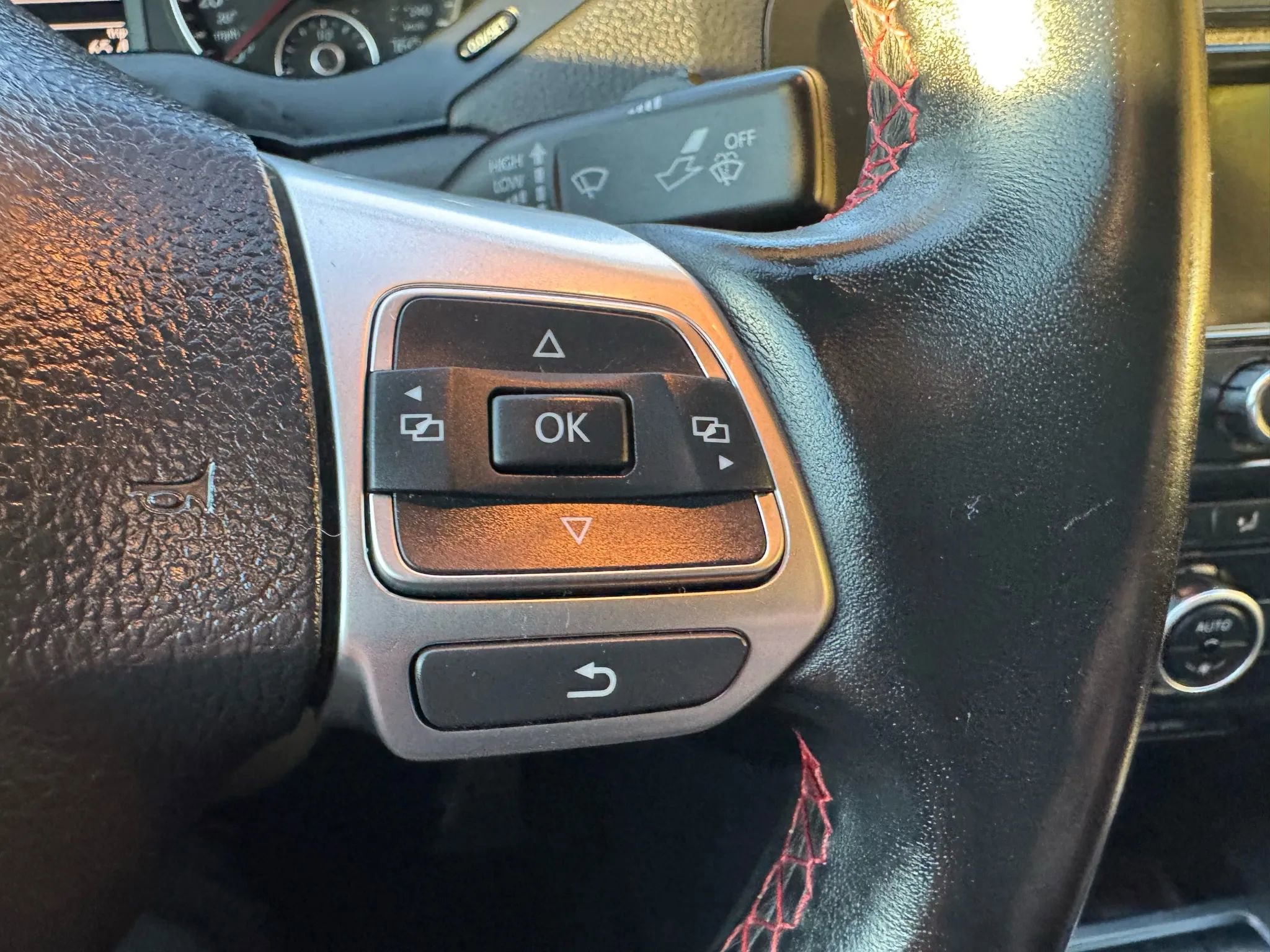 Used 2013 Volkswagen Jetta GLI Autobahn image 24