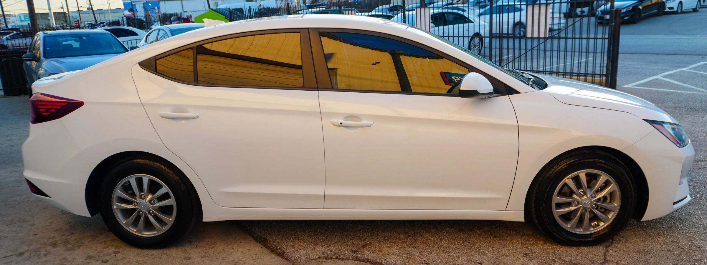 Used 2020 Hyundai Elantra ECO image 8
