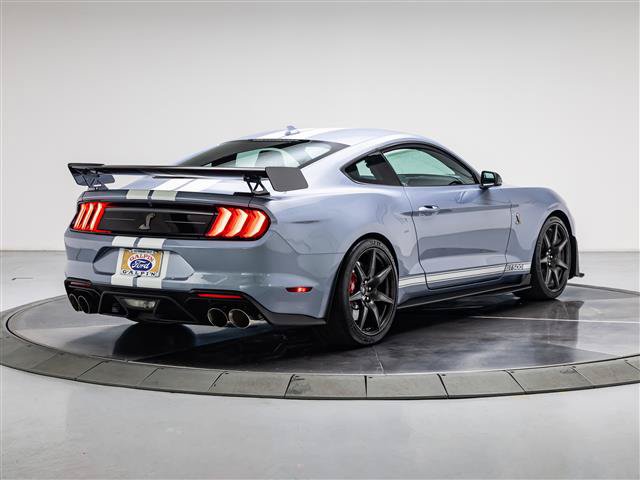 Used 2022 Ford Mustang Shelby GT500 w/ Carbon Fiber Track Pack RWD image 5