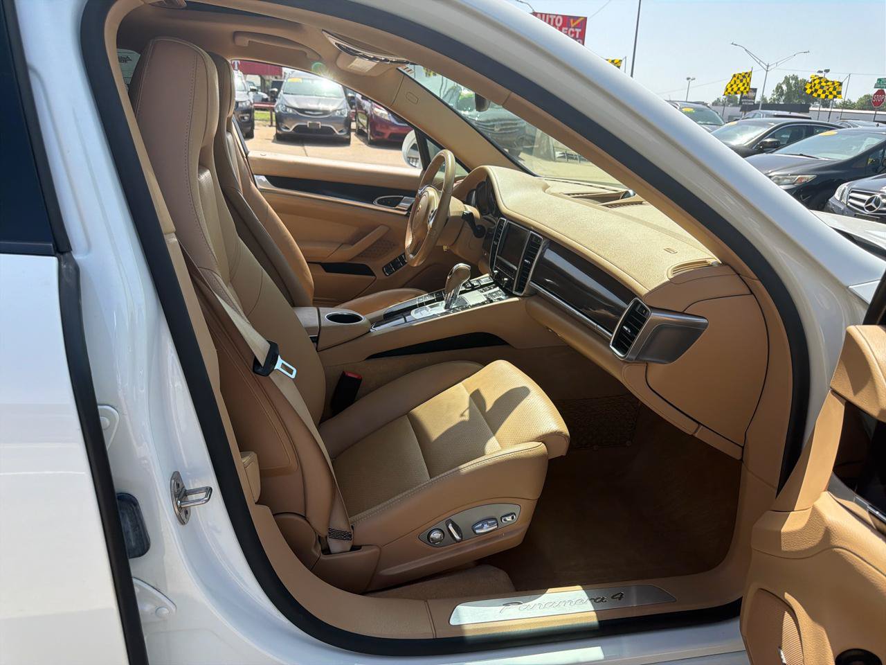Used 2015 Porsche Panamera 4 AWD/4WD image 23