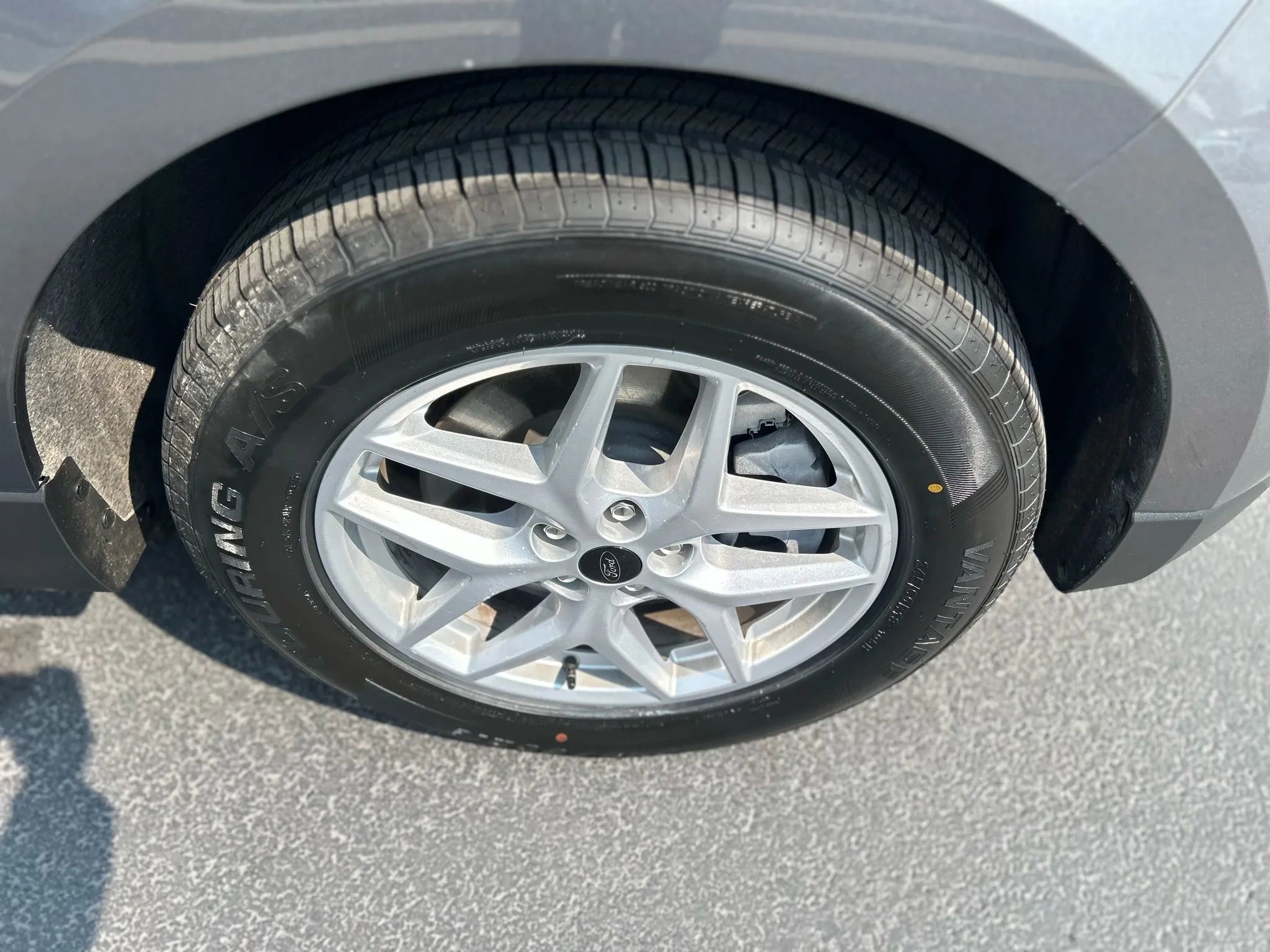 Used 2024 Ford Edge SEL image 33