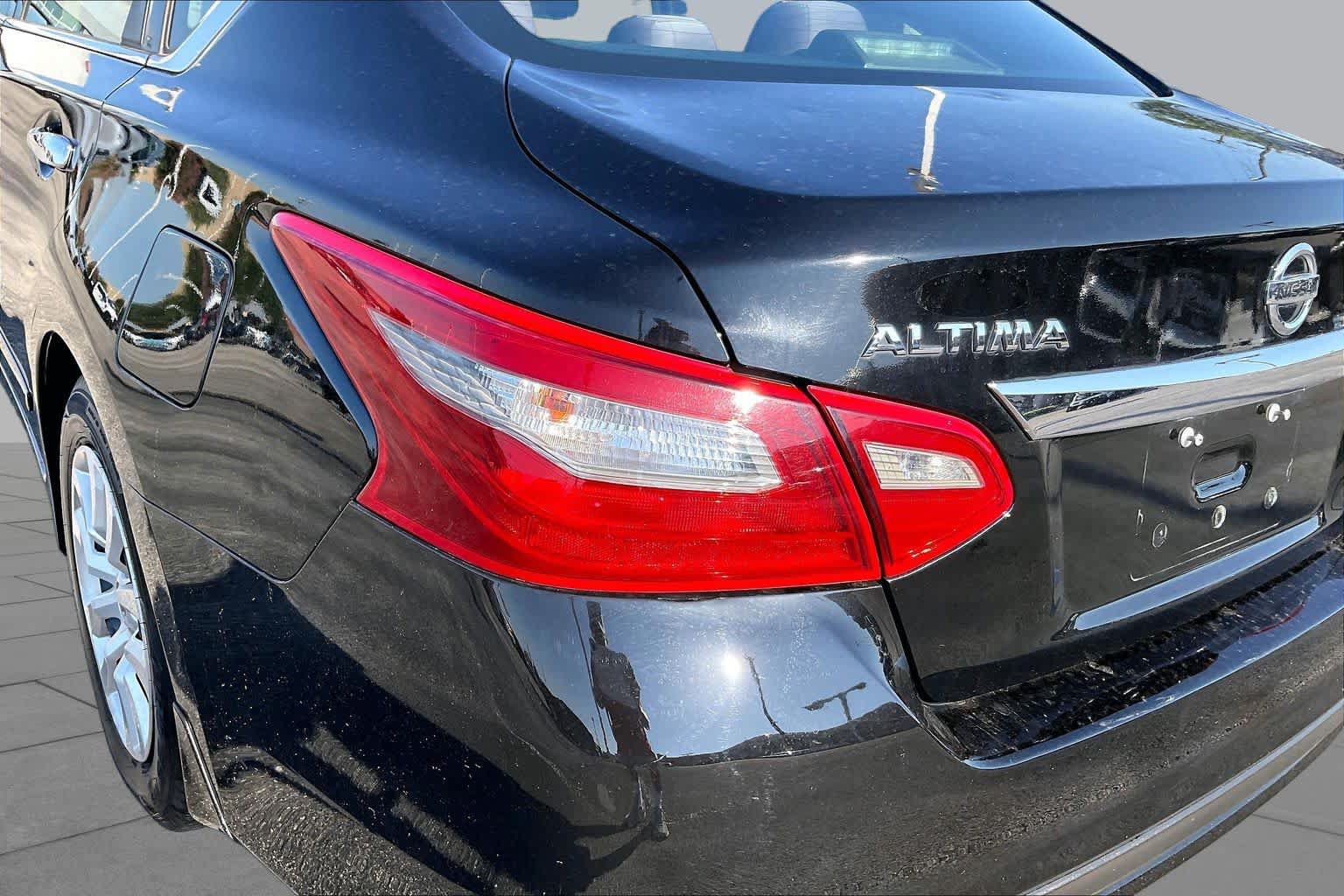 Used 2018 Nissan Altima 2.5 S FWD image 25