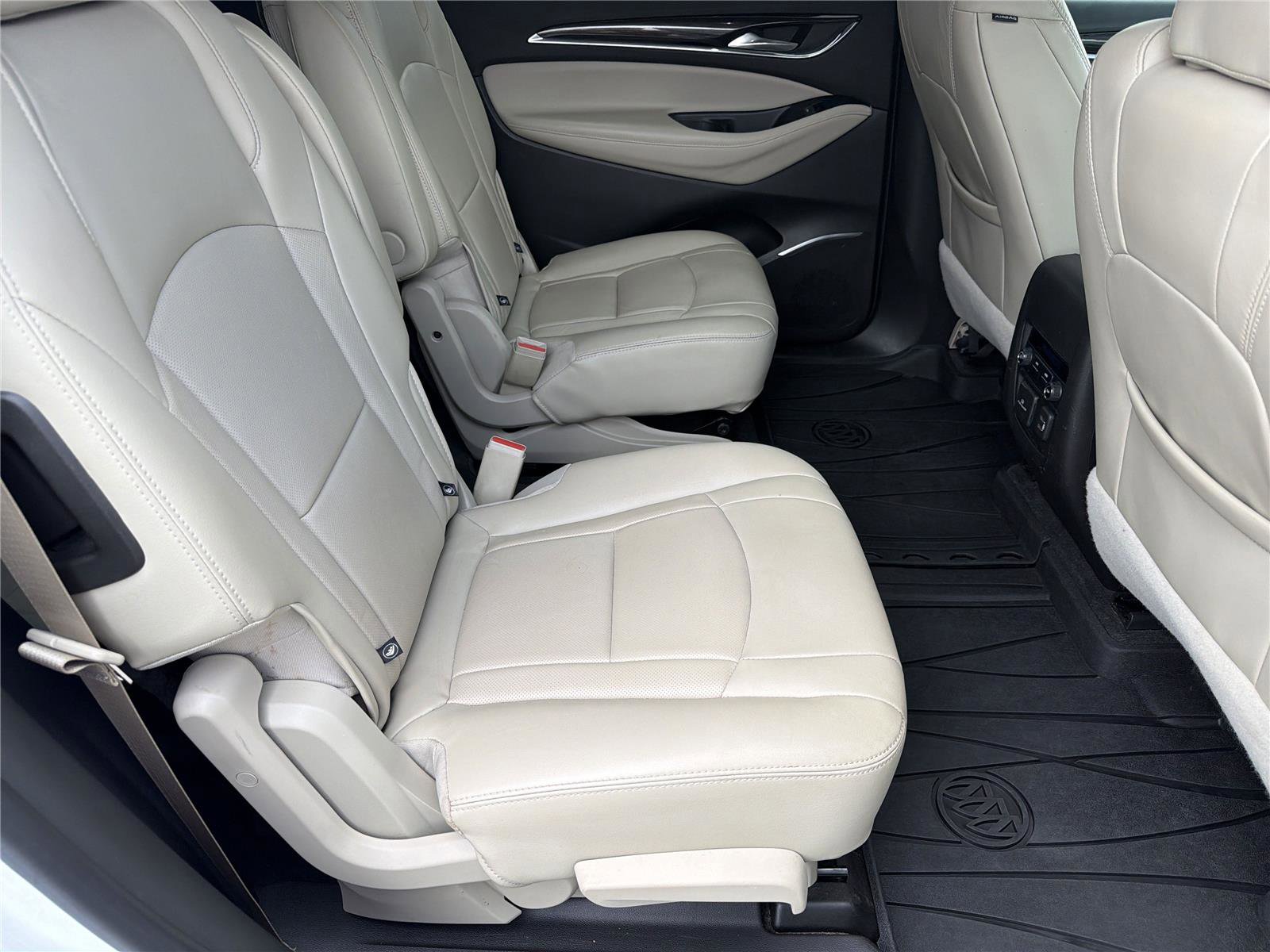 Used 2020 Buick Enclave Essence w/ Sound and Sites Package FWD image 15