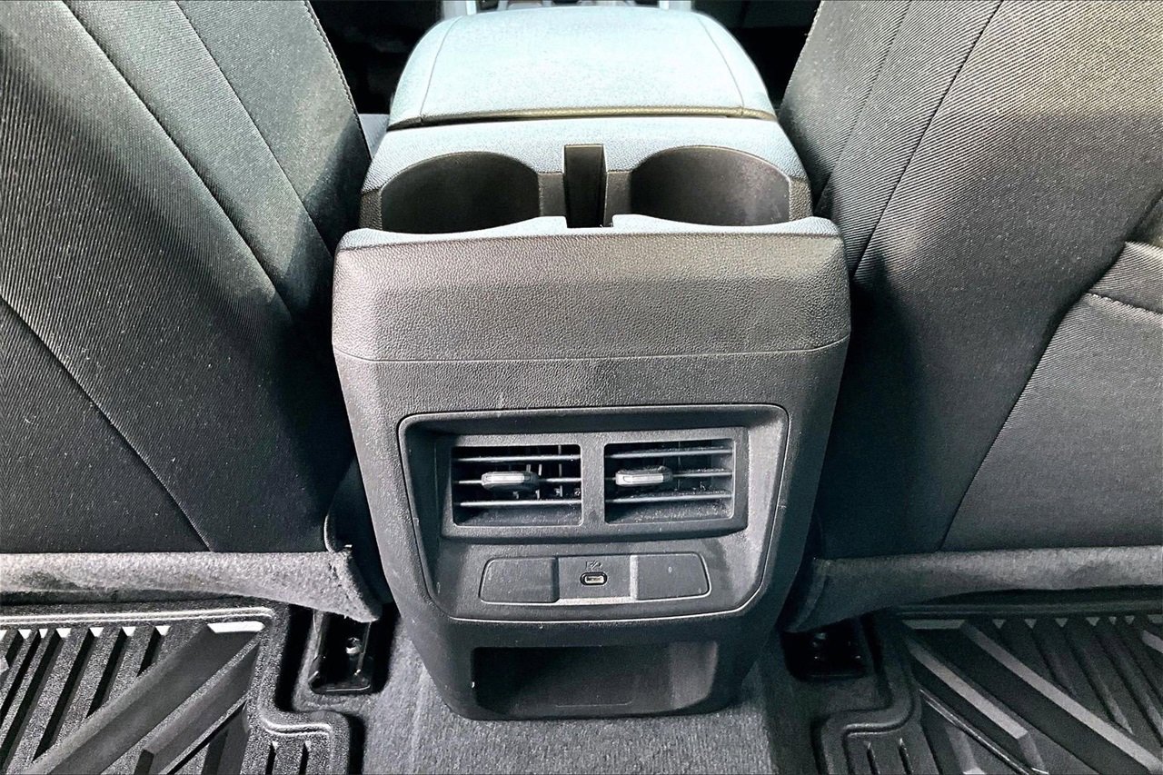 Used 2024 Chevrolet Colorado LT image 15