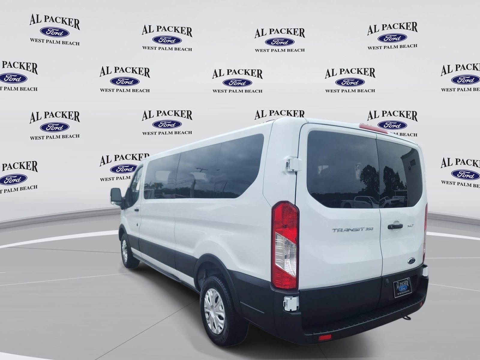 Certified 2023 Ford Transit 350 XLT RWD image 4