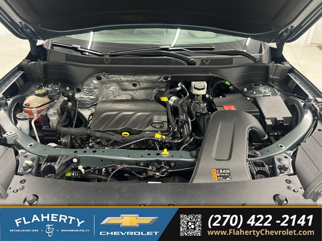 Used 2025 Chevrolet Trax LT FWD image 16