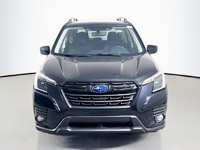 Used 2022 Subaru Forester Premium AWD/4WD image 2