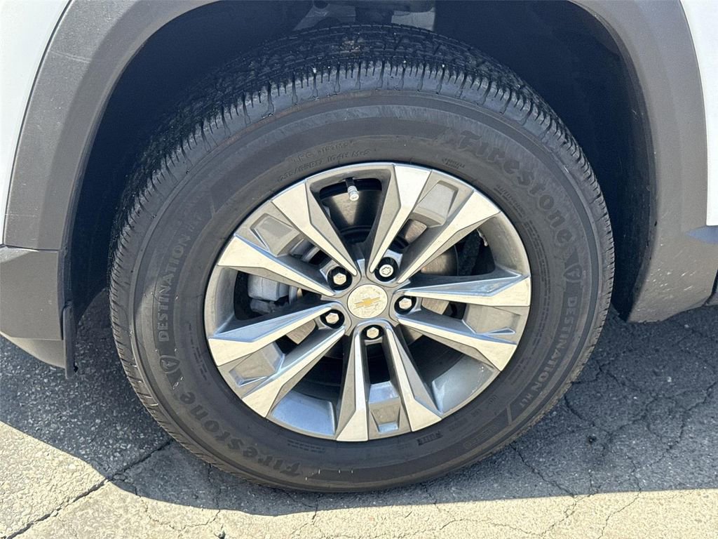 Used 2026 Chevrolet Equinox LT FWD image 30