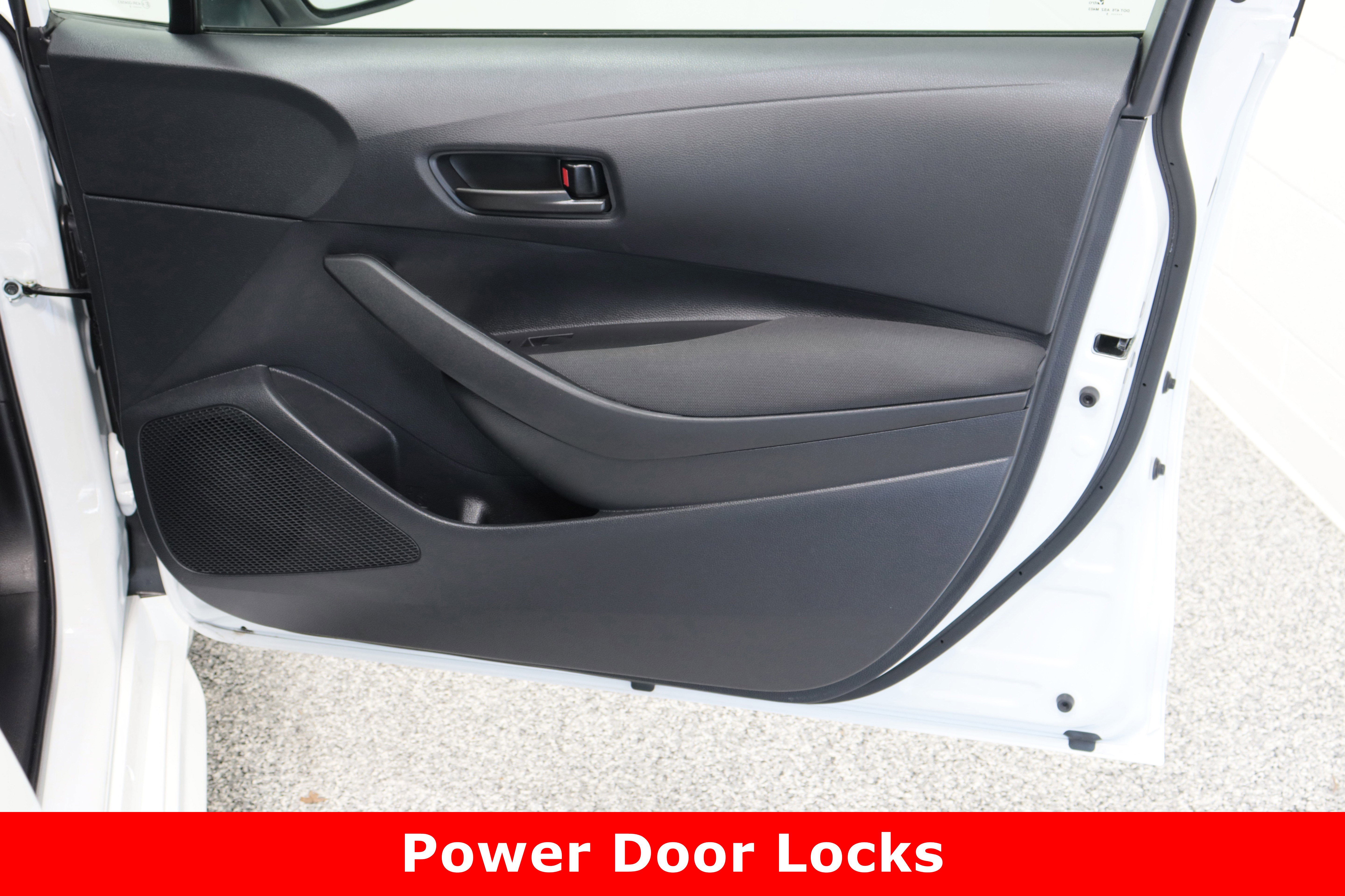 Used 2025 Toyota Corolla LE image 30