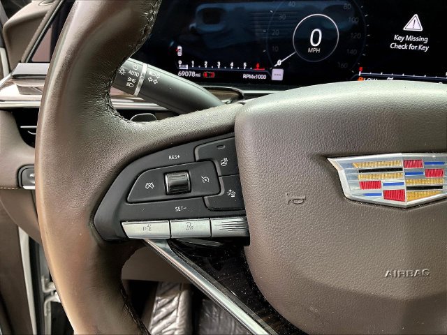 Used 2022 Cadillac Escalade Premium Luxury AWD/4WD image 13