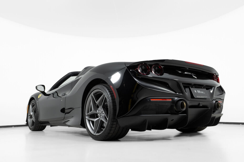 Used 2022 Ferrari F8 Tributo RWD image 17