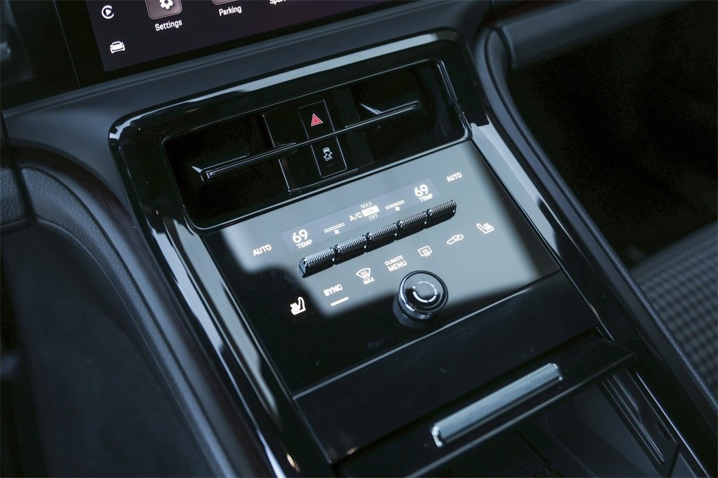 Certified 2025 Porsche Panamera GTS image 27