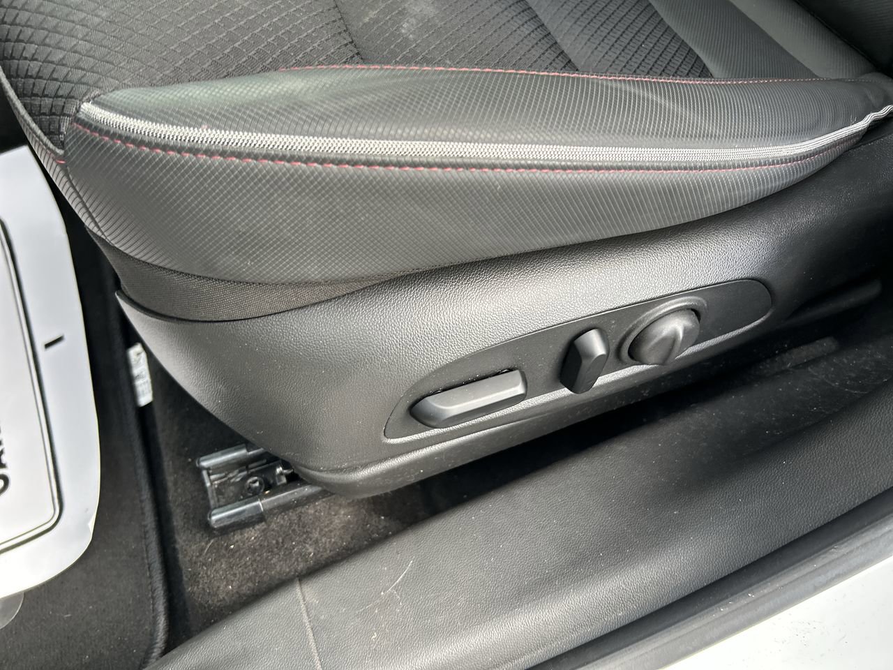 Used 2023 Chevrolet TrailBlazer RS image 23