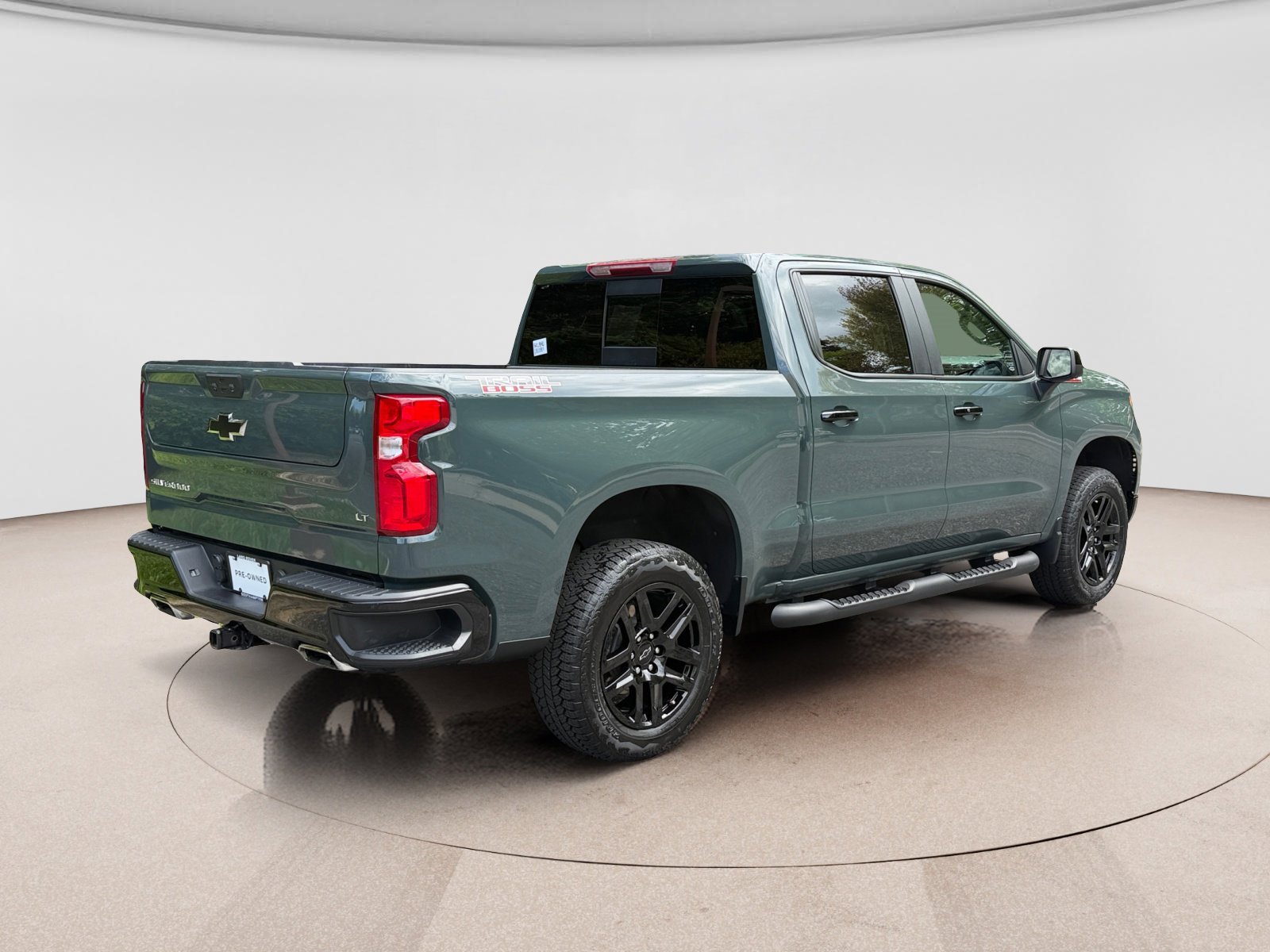 Used 2025 Chevrolet Silverado 1500 LT Trail Boss w/ Convenience Package II AWD/4WD image 5