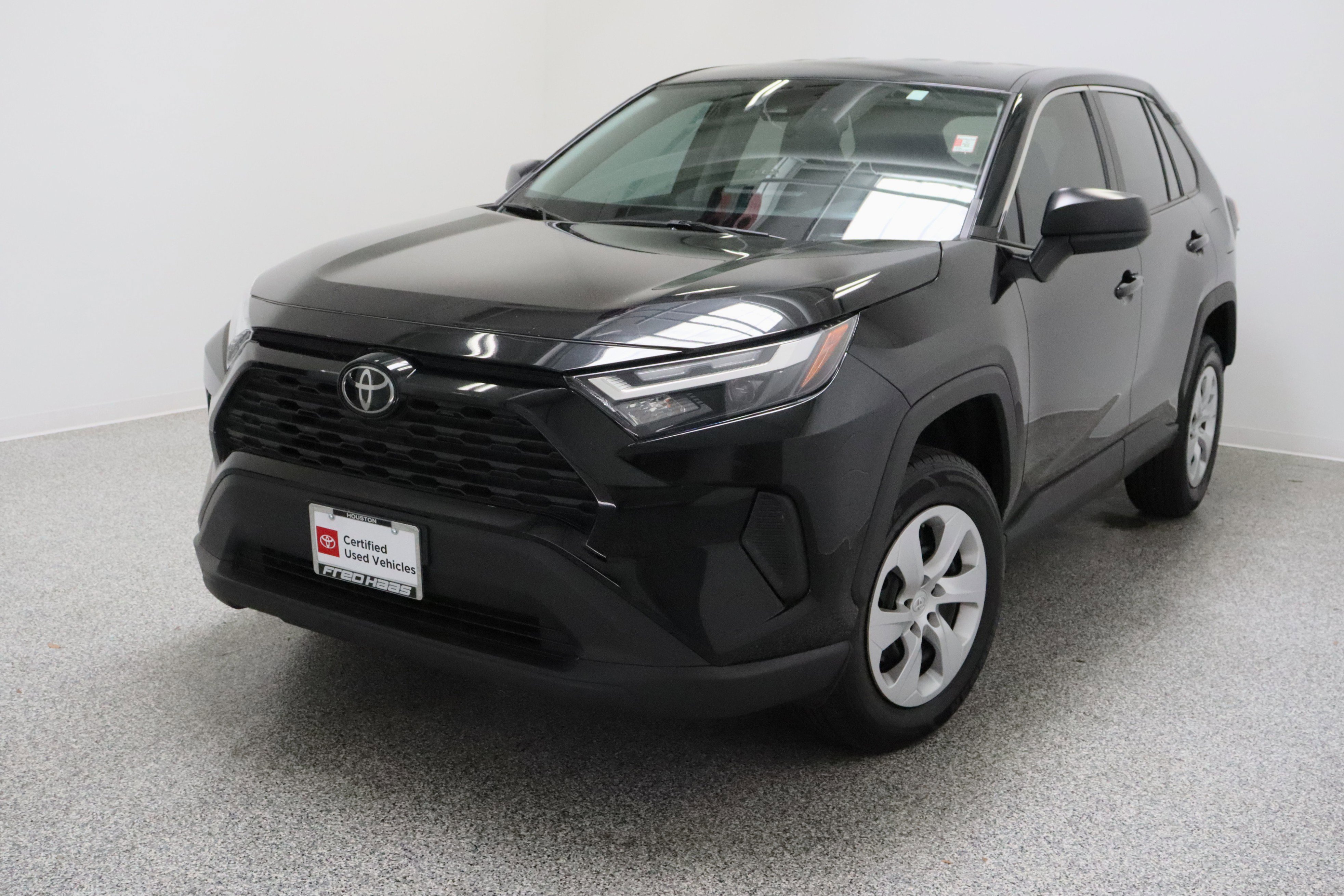 Used 2025 Toyota RAV4 LE FWD image 2