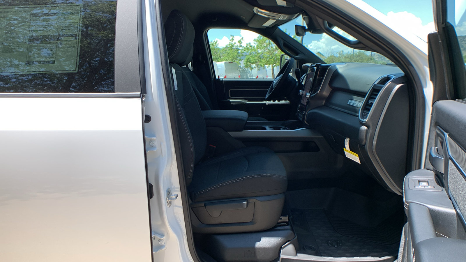 New 2026 RAM 2500 Big Horn AWD/4WD image 27