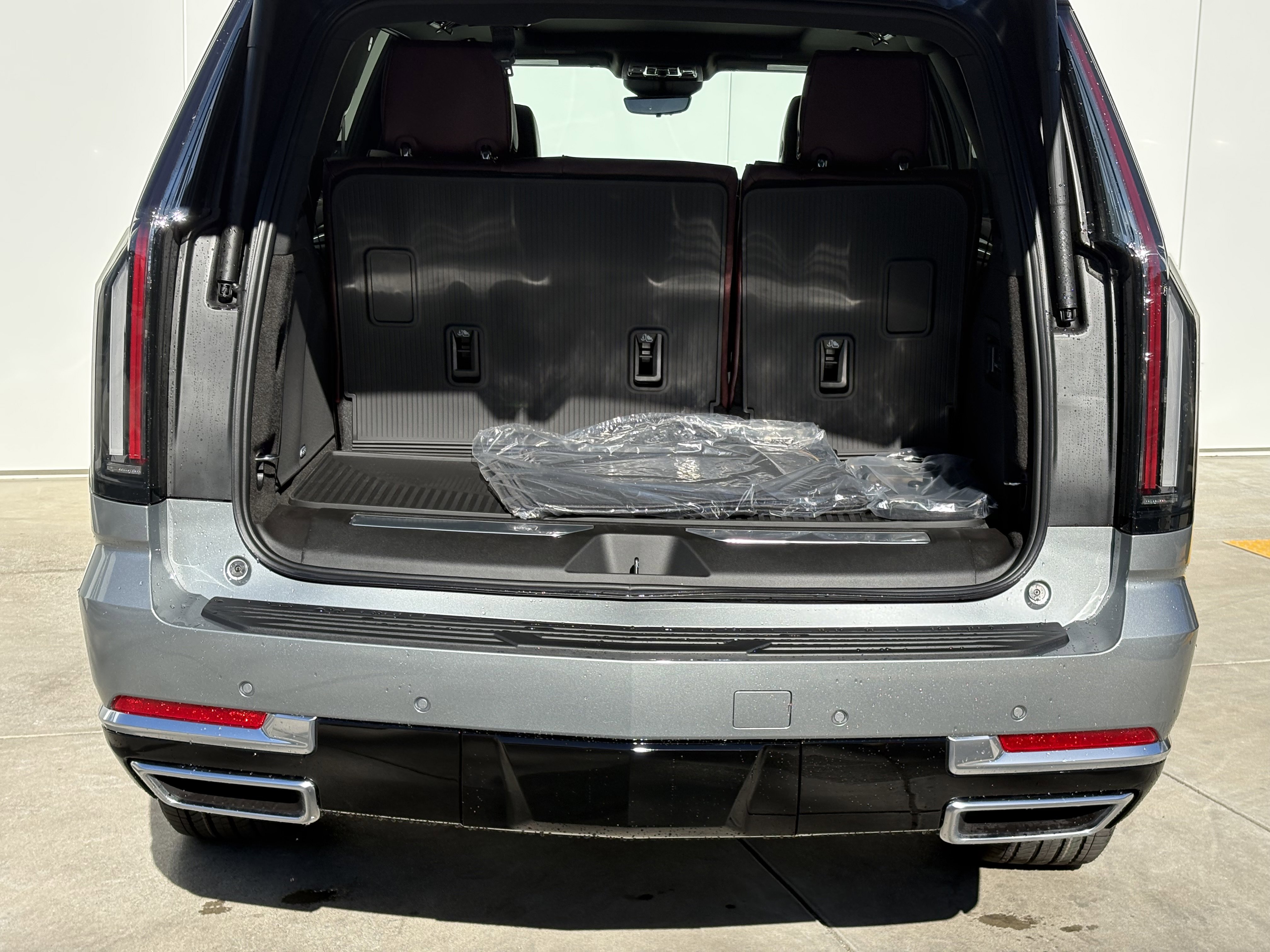 New 2026 Cadillac Escalade Luxury image 9