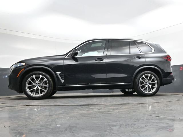Used 2024 BMW X5 xDrive40i w/ Premium Package image 35