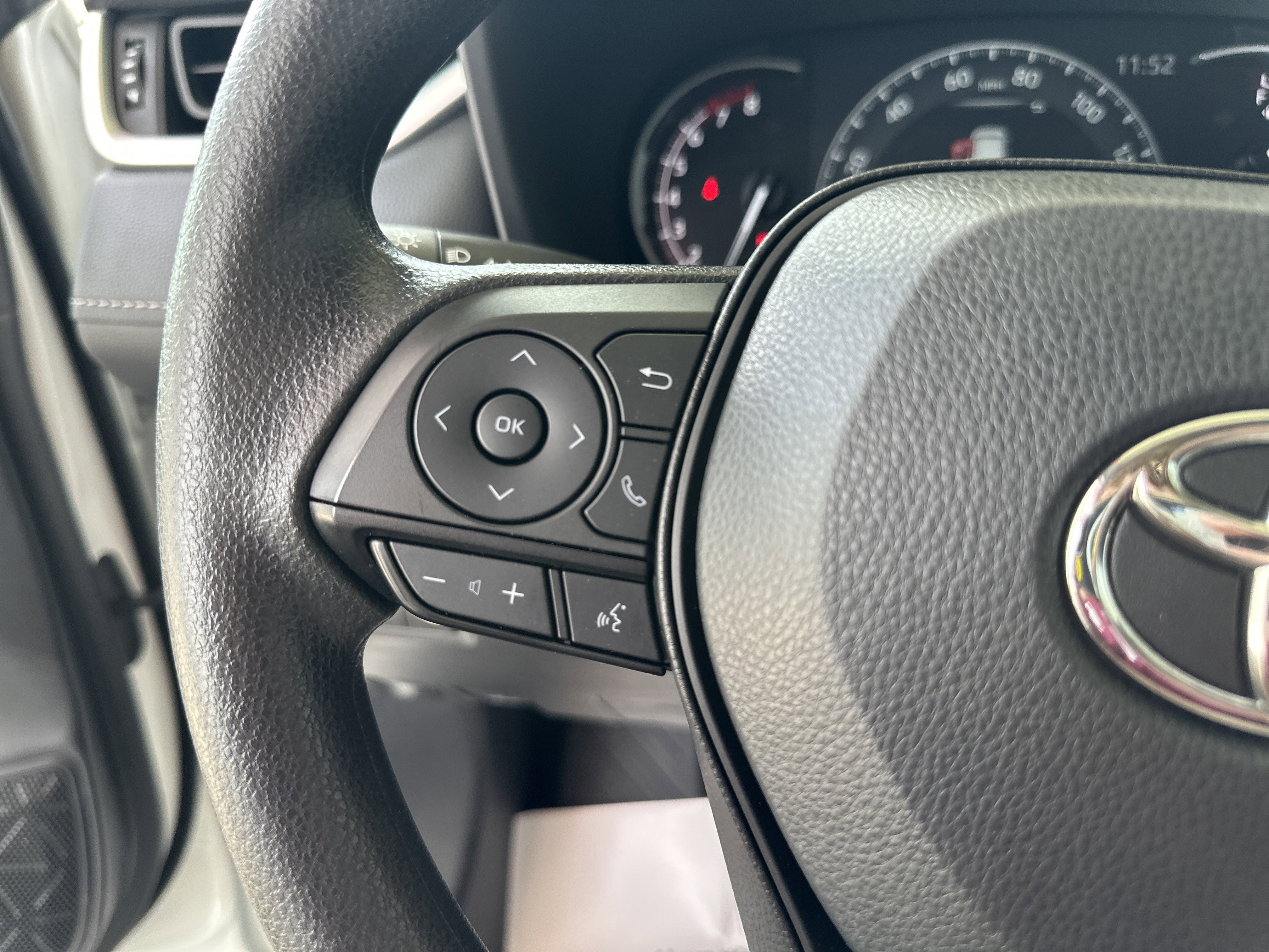 Certified 2025 Toyota RAV4 LE AWD/4WD image 24