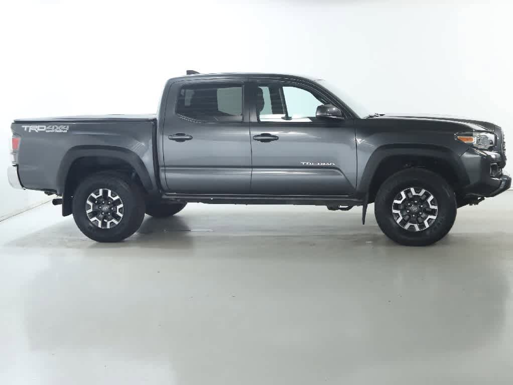 Certified 2022 Toyota Tacoma TRD Off-Road AWD/4WD image 11