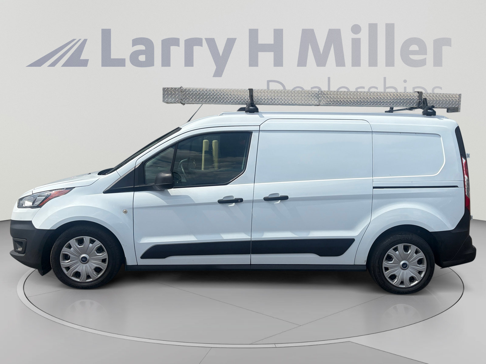Used 2023 Ford Transit Connect XL FWD image 2