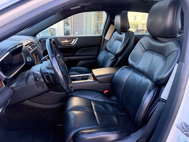 Used 2019 Lincoln Continental Select w/ Continental Climate Package AWD/4WD image 11