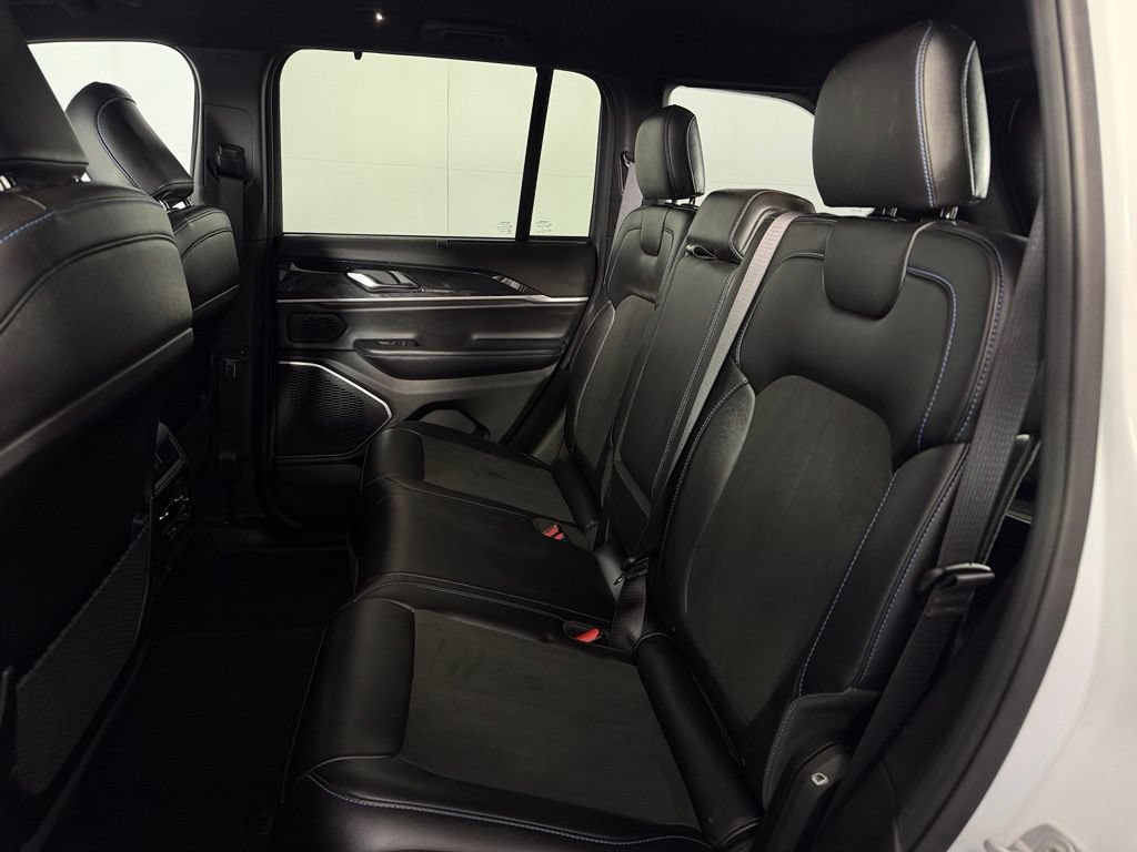 Used 2025 Jeep Grand Cherokee Trailhawk w/ Advanced Protech Group II AWD/4WD image 20