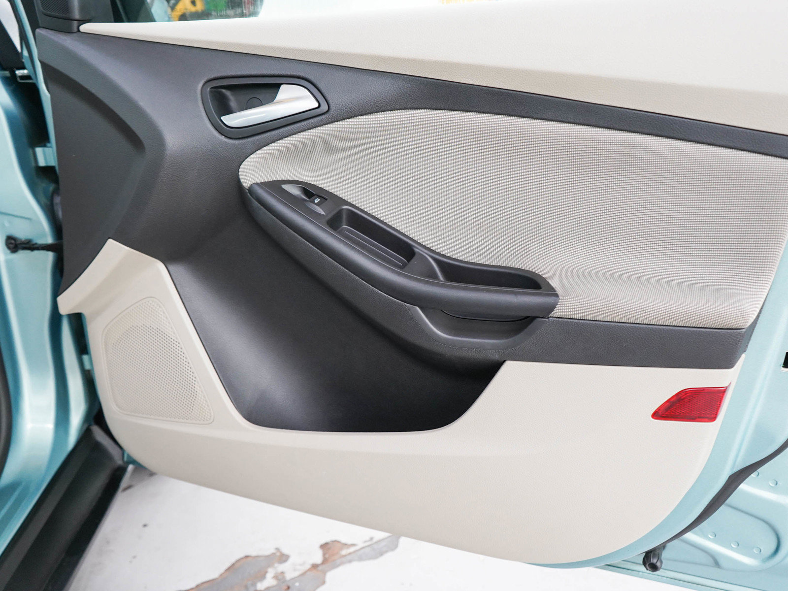 Used 2012 Ford Focus SE FWD image 9