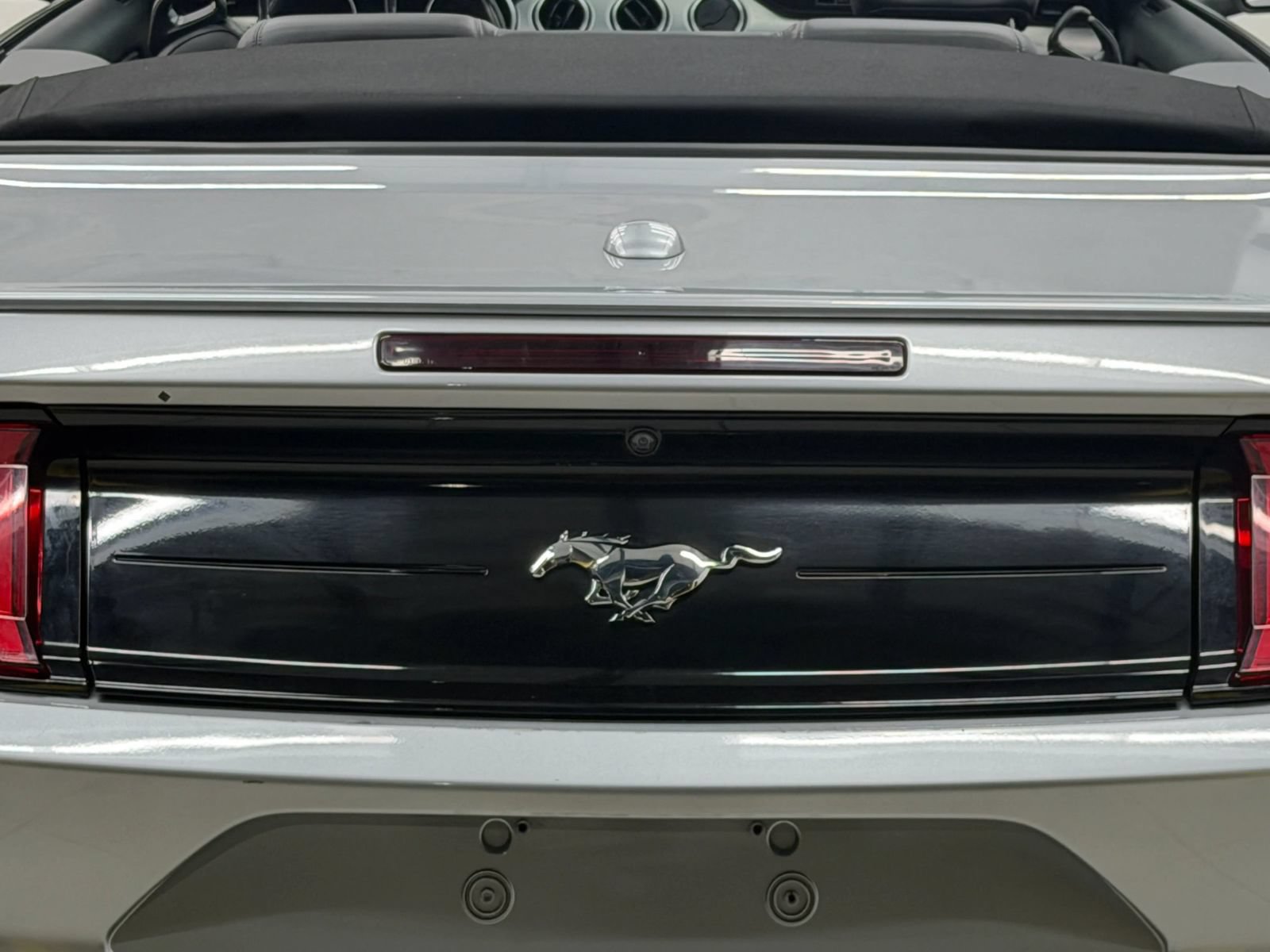 Used 2020 Ford Mustang Premium RWD image 11