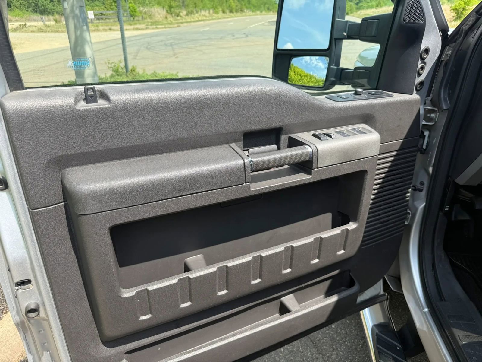 Used 2011 Ford F250 Lariat w/ Lariat Ultimate Pkg AWD/4WD image 29