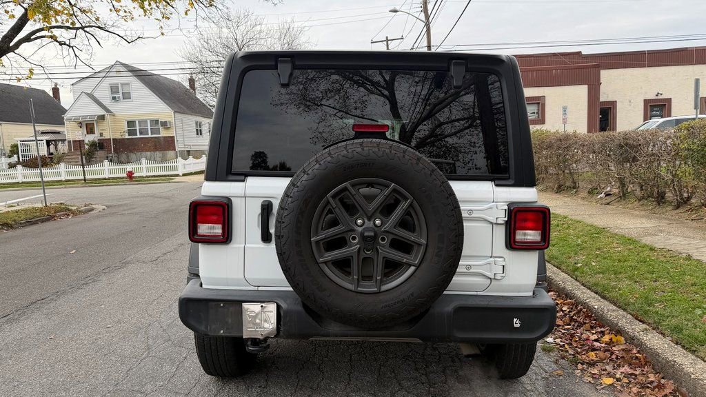 Used 2024 Jeep Wrangler Sport S image 6