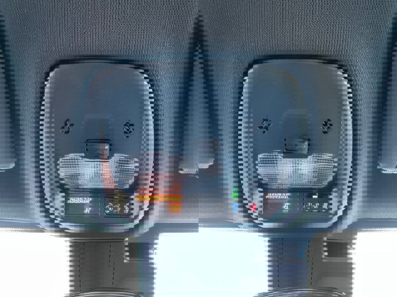 Used 2025 Buick Envista Preferred image 16