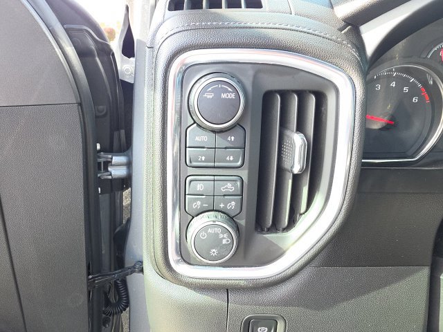 Used 2020 Chevrolet Silverado 1500 RST AWD/4WD image 7