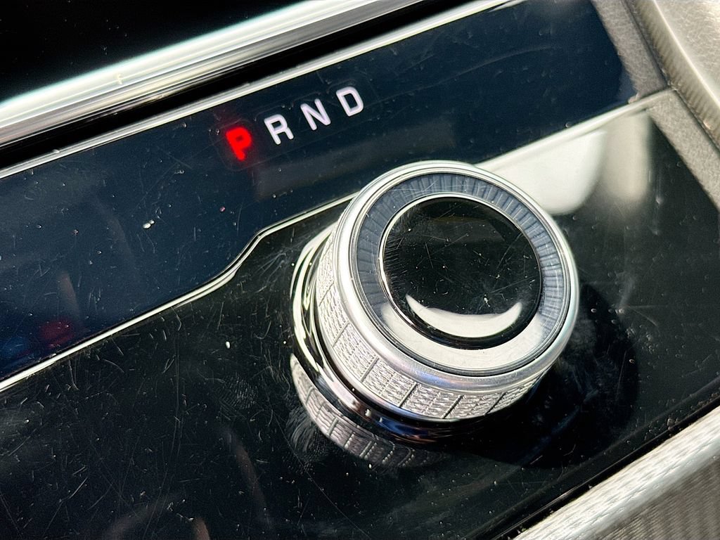 Used 2025 Jeep Grand Cherokee L Laredo RWD image 17