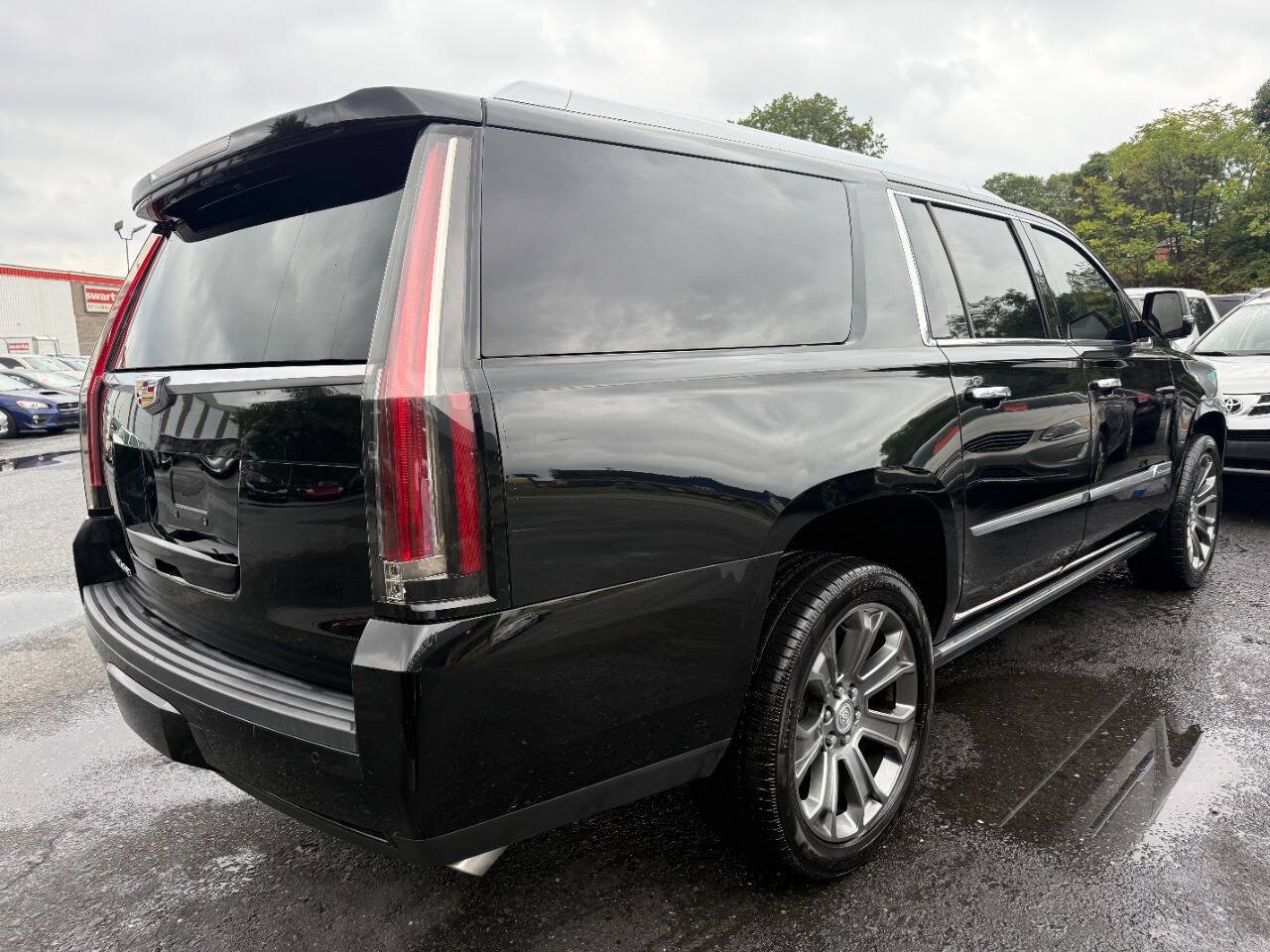 Used 2016 Cadillac Escalade ESV Platinum AWD/4WD image 5