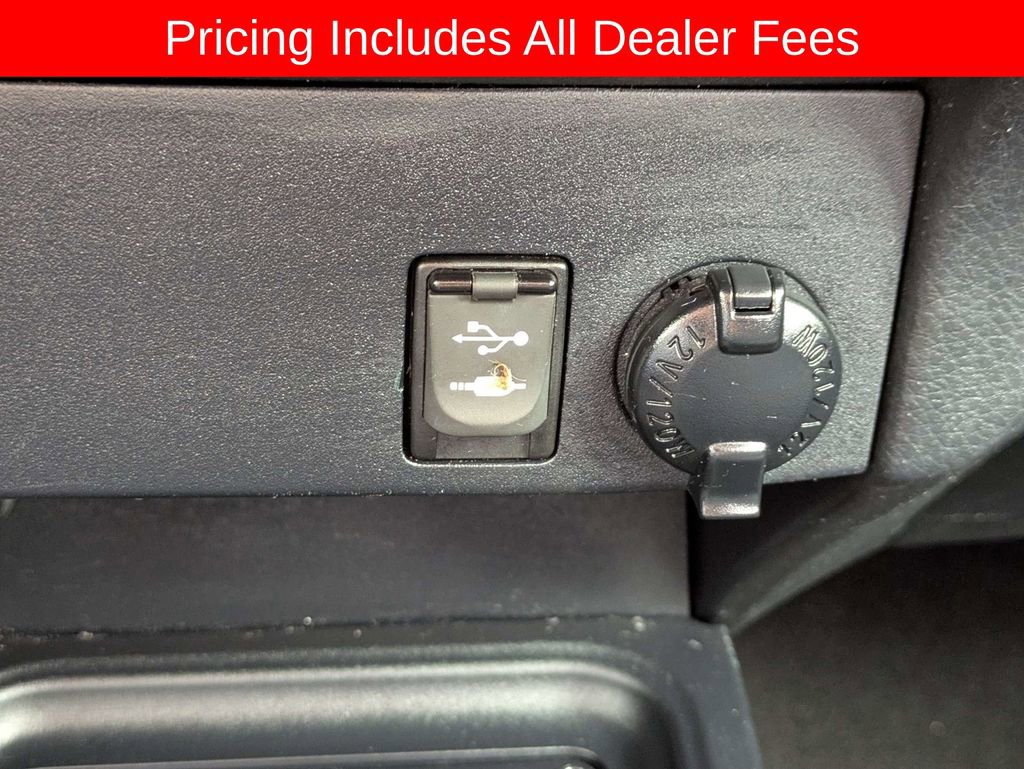 Used 2018 Toyota RAV4 LE FWD image 24