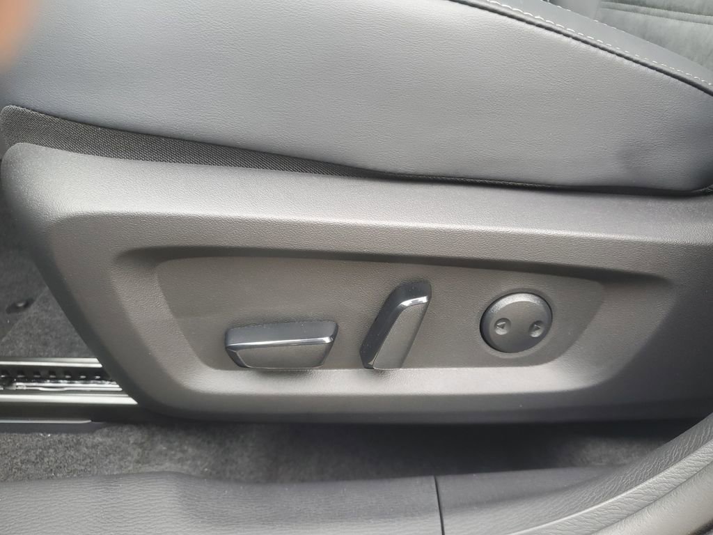 New 2026 Mitsubishi Outlander LE AWD/4WD image 13