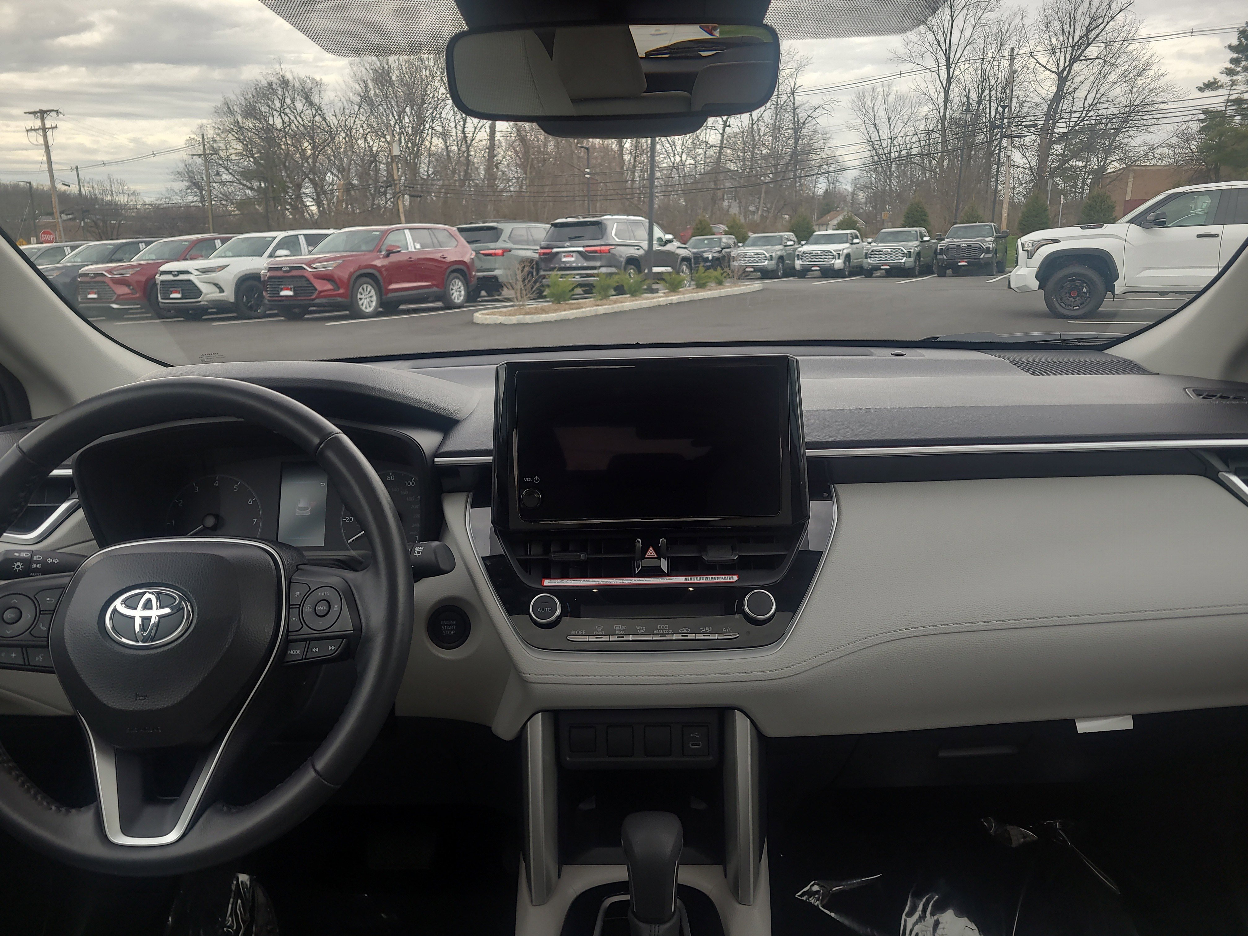 Certified 2024 Toyota Corolla Cross LE w/ Moonroof Package image 18